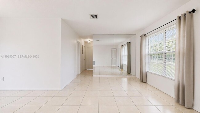 Building Photo - 15305 SW 104th Ave