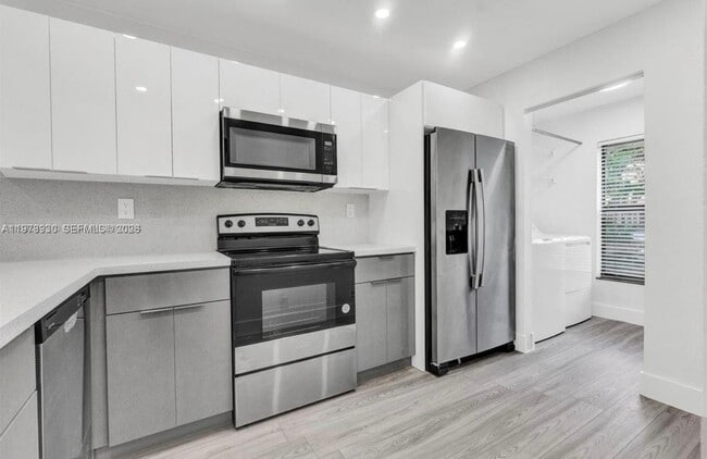 Building Photo - 8036 NW 41 Ct