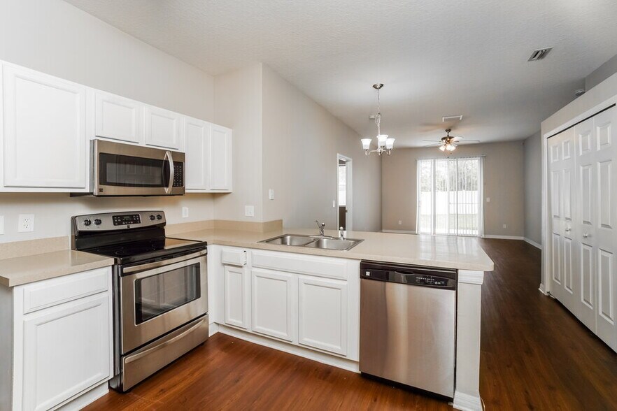 Building Photo - 13035 Haverhill Dr