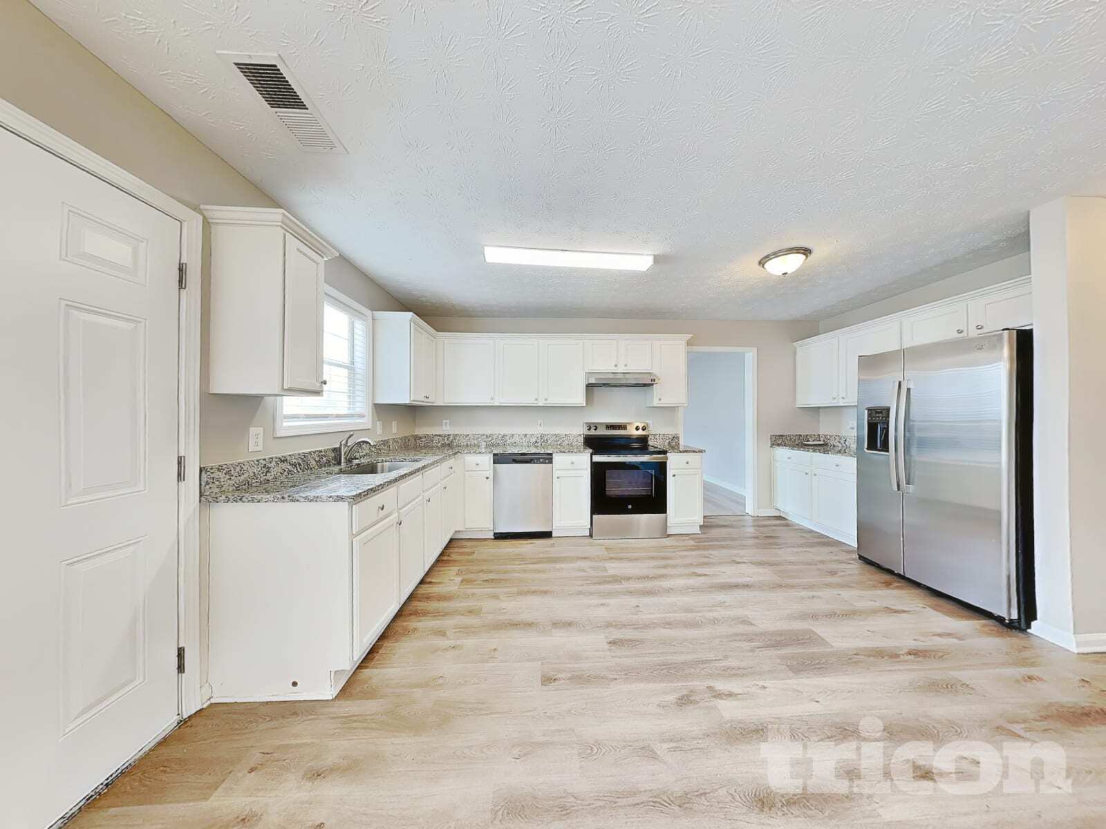 Building Photo - 2556 Tolliver Dr