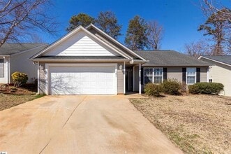 Building Photo - 3 Bed, 2 Bath Home Available in Spartanburg