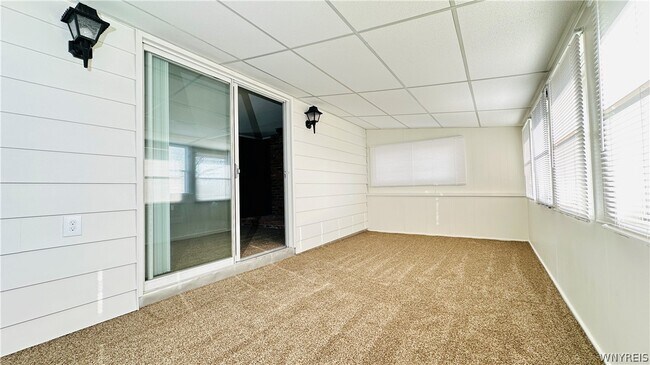 Building Photo - 954 Brighton Rd