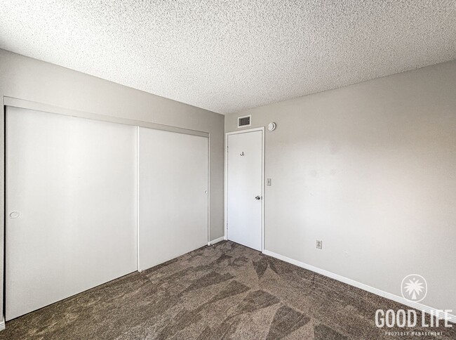 Building Photo - Stunning 3BD/2.5BA Townhouse in El Cajon W/ Central A/C, W/D, 2 Balconies, & Community Pool/Spa!