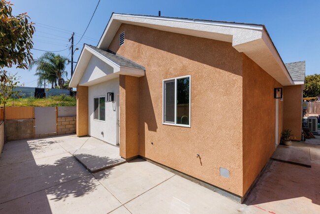 Building Photo - Brand-New Construction! Stunning 3 Bed, 2 ...