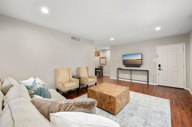 Building Photo - 1809 Stoney Brook Dr
