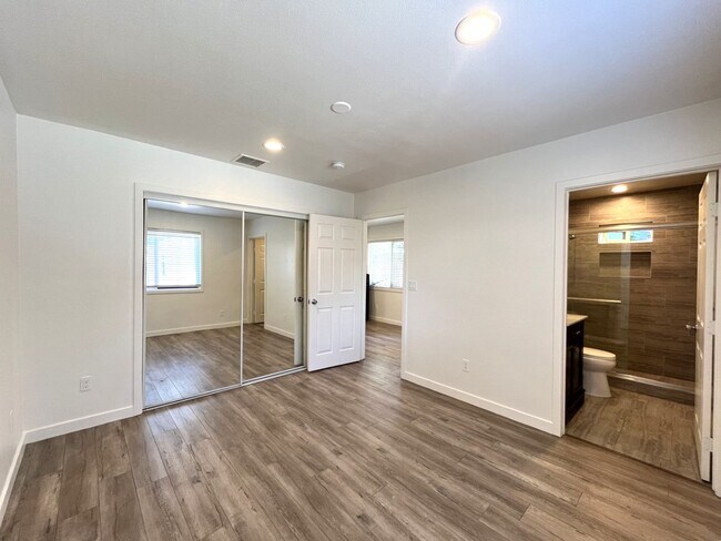 Building Photo - 1629 Kendall Dr