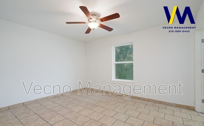 Building Photo - 214 Nopal St