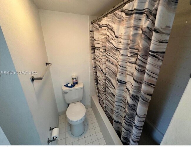 Building Photo - 2278 SE 27th Dr