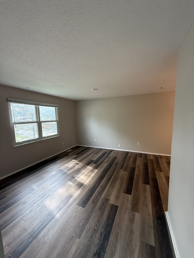 Building Photo - 2826 Greenleaf Dr