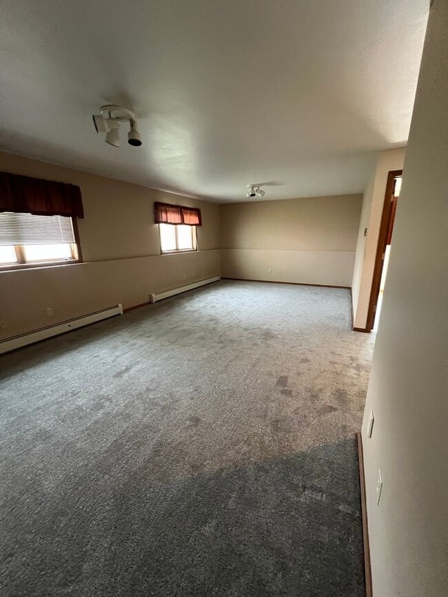 Building Photo - 4090 Bobcat Dr