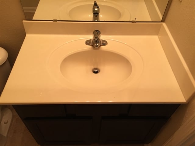 Building Photo - 372 W New England Dr