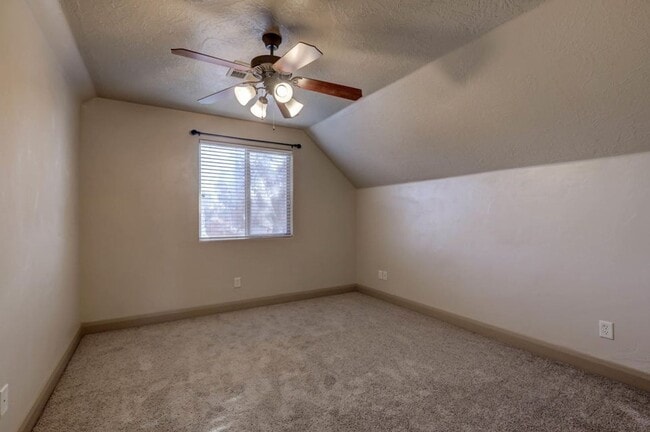 Building Photo - Pet Friendly! Beautifully Designed 5 Bedroom Home. 6 Month Lease!