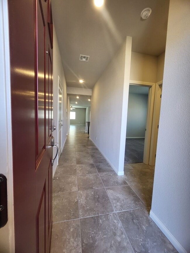 Building Photo - RIVERSTONE CELEBRATE HOMES - Hawk Ave.