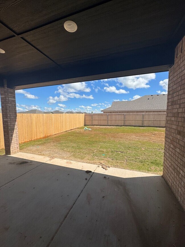 Building Photo - New built located in Beacon Pointe area!!!...