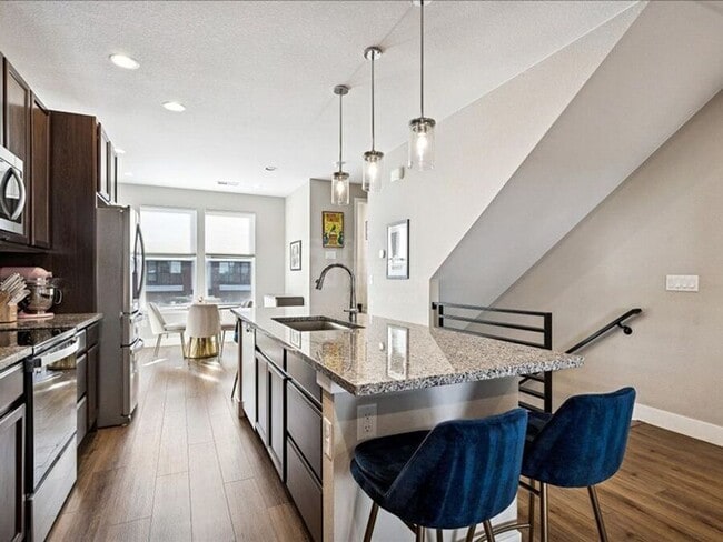 Building Photo - 3073 W Bates Ave