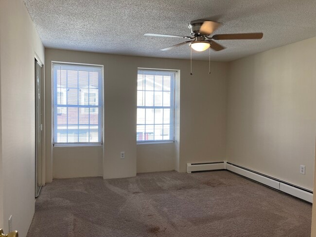 Building Photo - 1237 Pawtucket Blvd