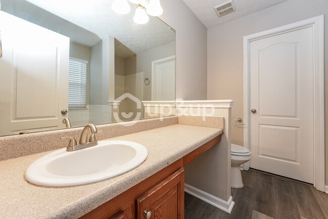 Building Photo - Fantastic 5bd/2.5ba home! Coming soon!