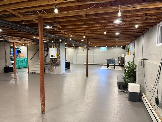 Building Photo - 49 Orris Ave