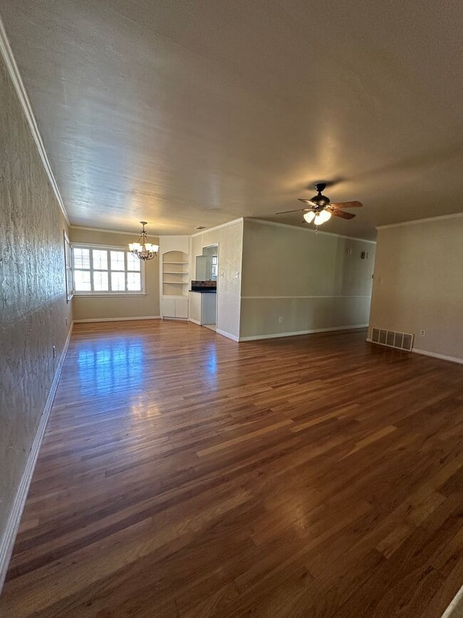 Building Photo - Spacious 3/2 in Tech Terrace w/ option to ...