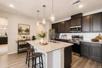 Building Photo - 6153 N Ceylon St