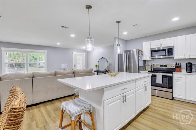 Building Photo - 607 Dyches Dr