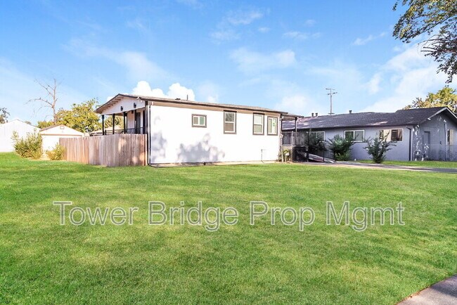 Building Photo - 3741 Jasmine St