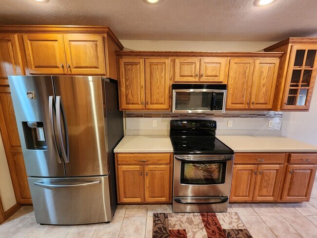 Building Photo - 4021 Sandalwood Drive