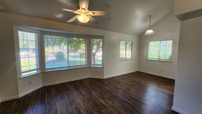 Building Photo - 1242 Armstrong Ave
