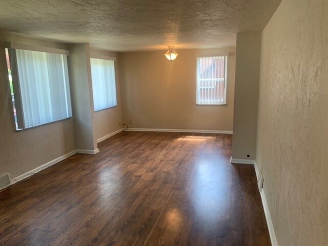 Building Photo - 4385 Coleridge St