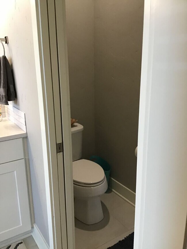 Building Photo - FOR RENT - Furnished 3 bed, 2 bath NorthWest Crossing Modern Townhome