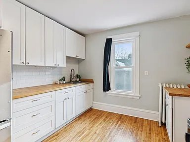 Building Photo - 2805 28th Ave S