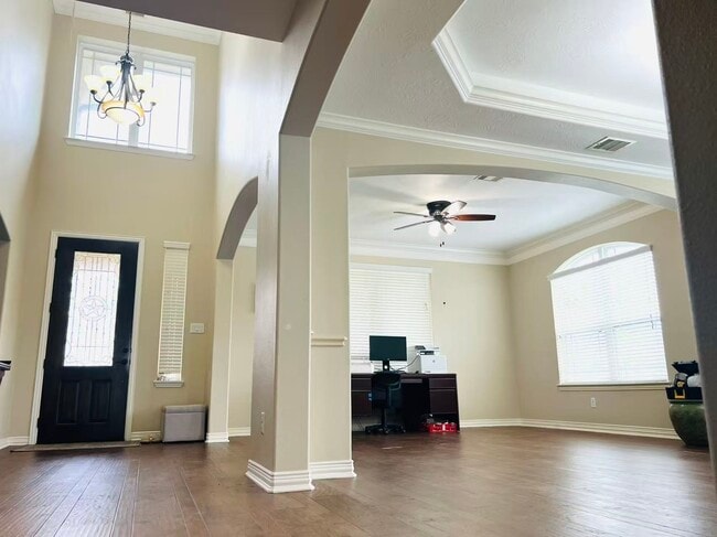 Building Photo - 14303 Tasmania Ct