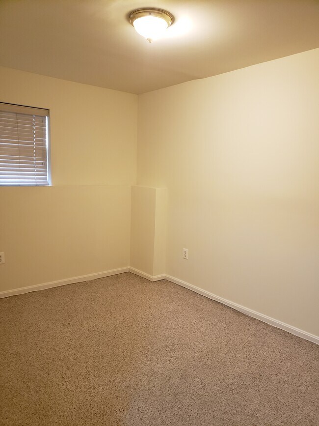 Building Photo - 8812 Community Square Ln