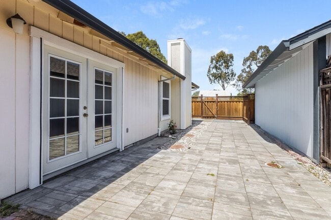 Building Photo - PURE Property Management Presents: Delightful 4 Bed 2 Bath Near Pioneer Park