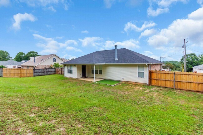 Building Photo - 539 Tikell Dr