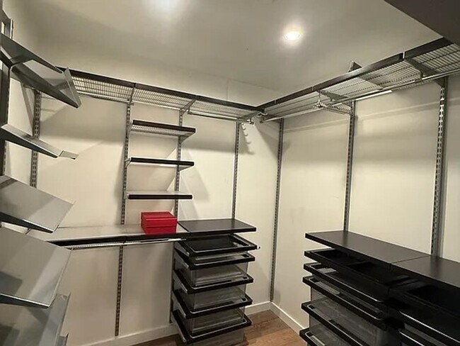 Building Photo - Luxury Penthouse Condo w/Large Private Terrace, Outdoor Kitchen – a must see! PROGRESSIVE