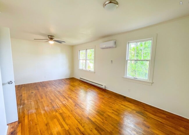 Building Photo - 110-116 Dobbs St - Unit 116