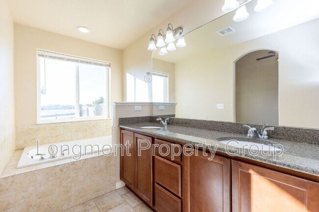 Building Photo - 2650 Bridle Dr