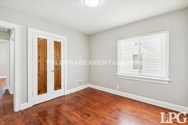 Building Photo - 1442 Schuyler Rd