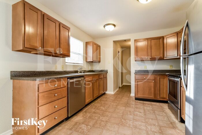 Building Photo - 723 Sedgewick Ln