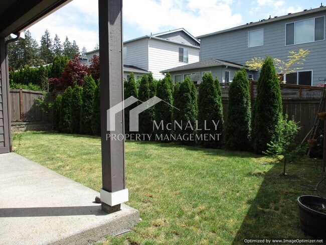 Building Photo - Spacious 4-Bedroom Home with Modern Comforts