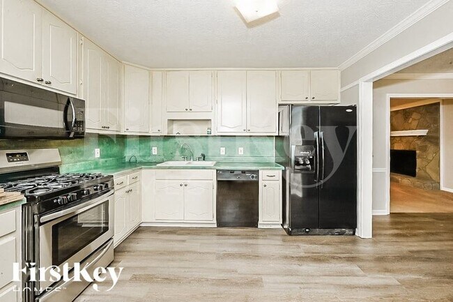 Building Photo - 210 Sharon Acres Ct