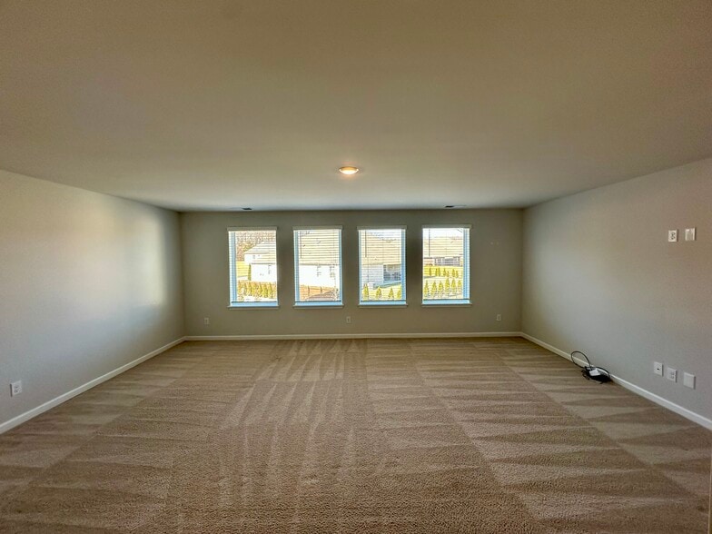 Building Photo - 304 Greymoor Ln