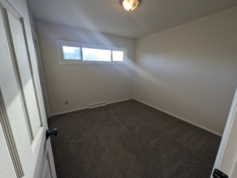 Building Photo - 20 Loch Lomond Ln