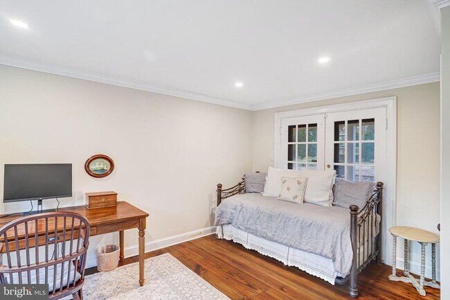 Building Photo - 7153 Main St