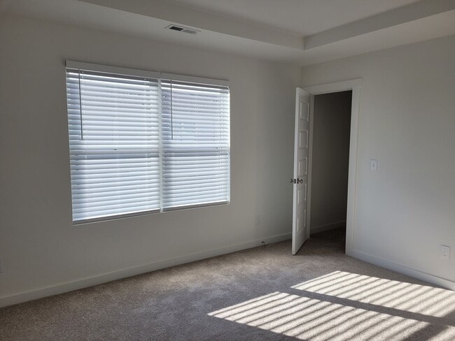 Building Photo - Madison - East Limestone