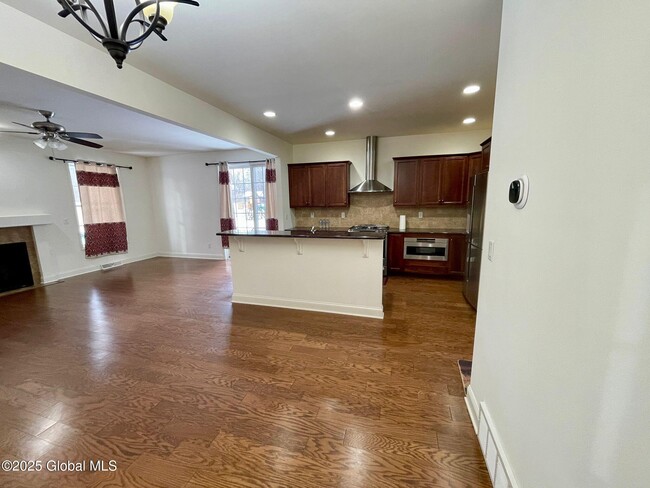 Building Photo - 19 Eagles Ln