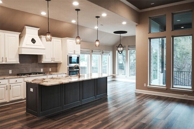 Building Photo - 201 Pisa Ln