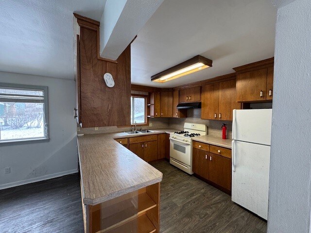 Building Photo - 812 Dickinson Dr