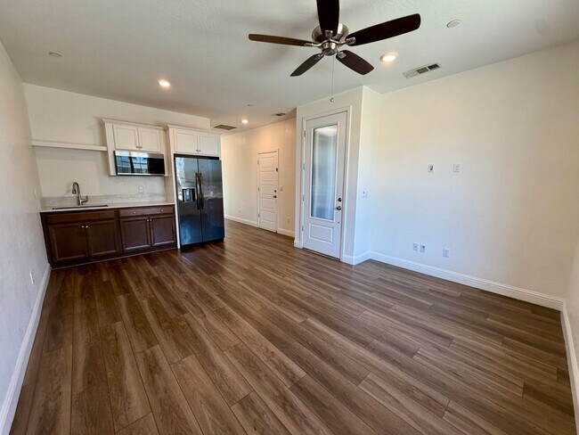 Building Photo - Spacious Next-Gen Lennar Home for Rent in the Clovis Unified School District